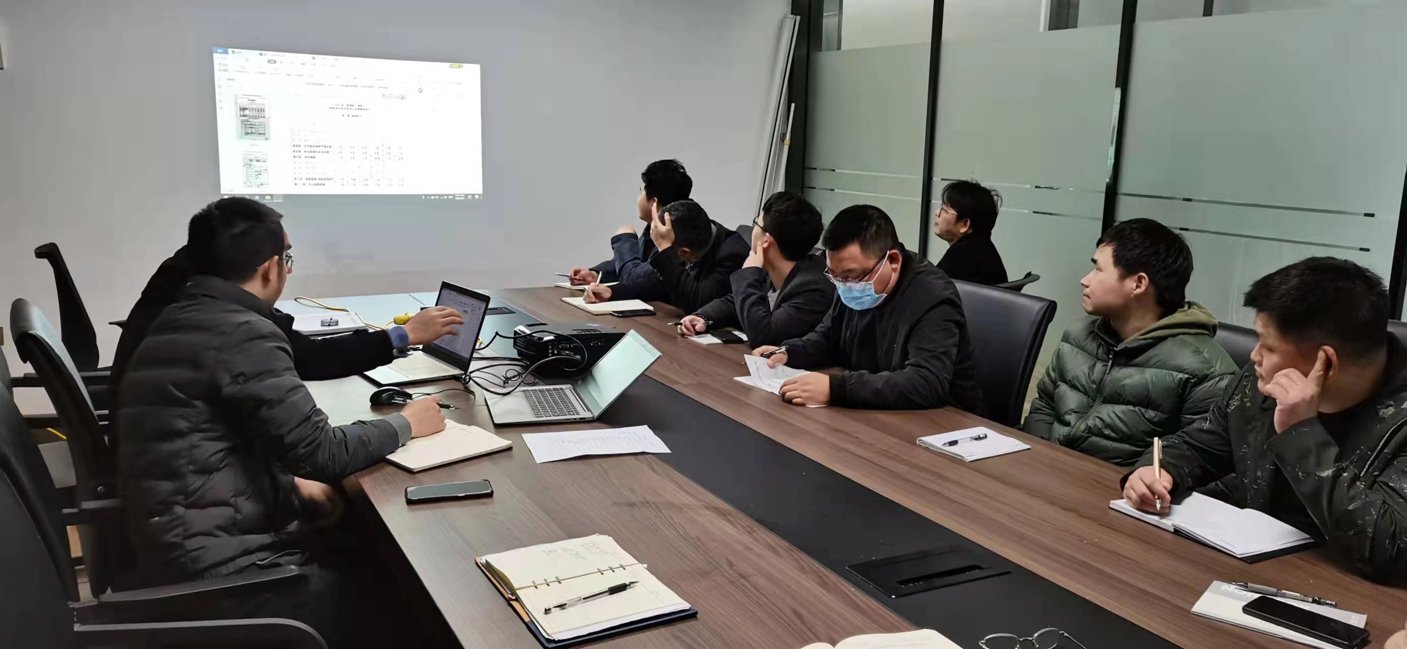 1651654241425024.jpg 57e81c8af9288647e73ef4dc0bab2d5.jpg